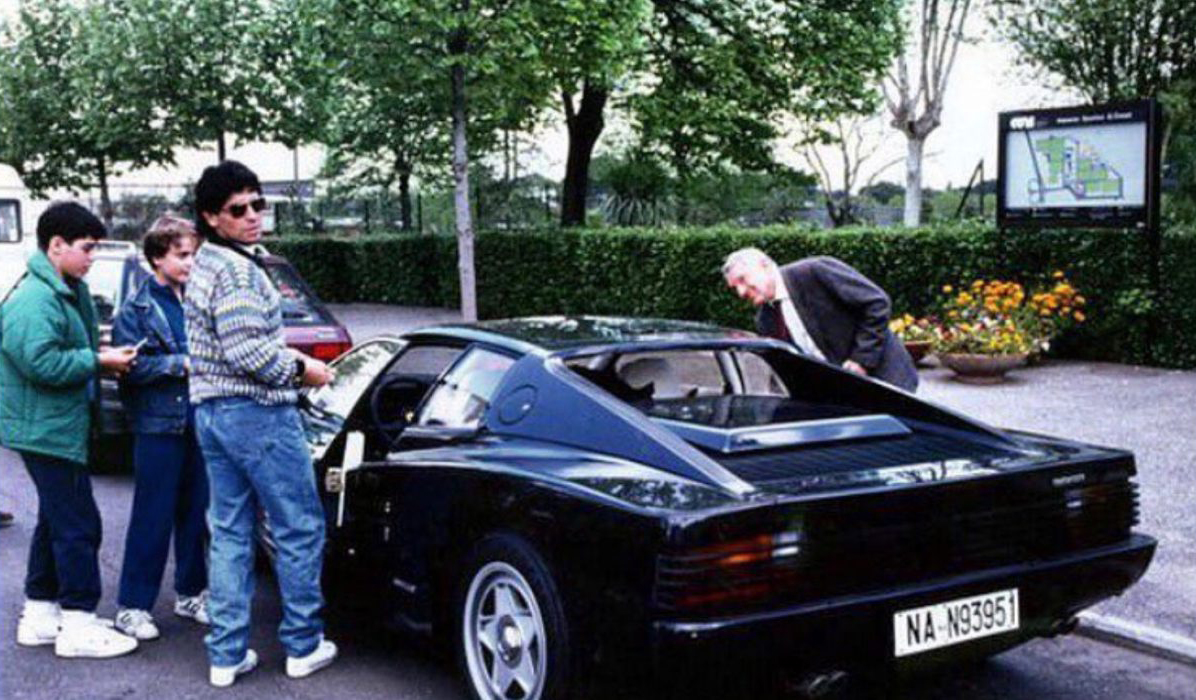 La increíble historia de la Ferrari negra de Maradona