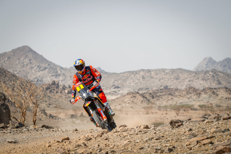 Dakar 2021 Motos: Price comienza fuerte en la primera etapa y Kevin Benavides le sigue los pasos