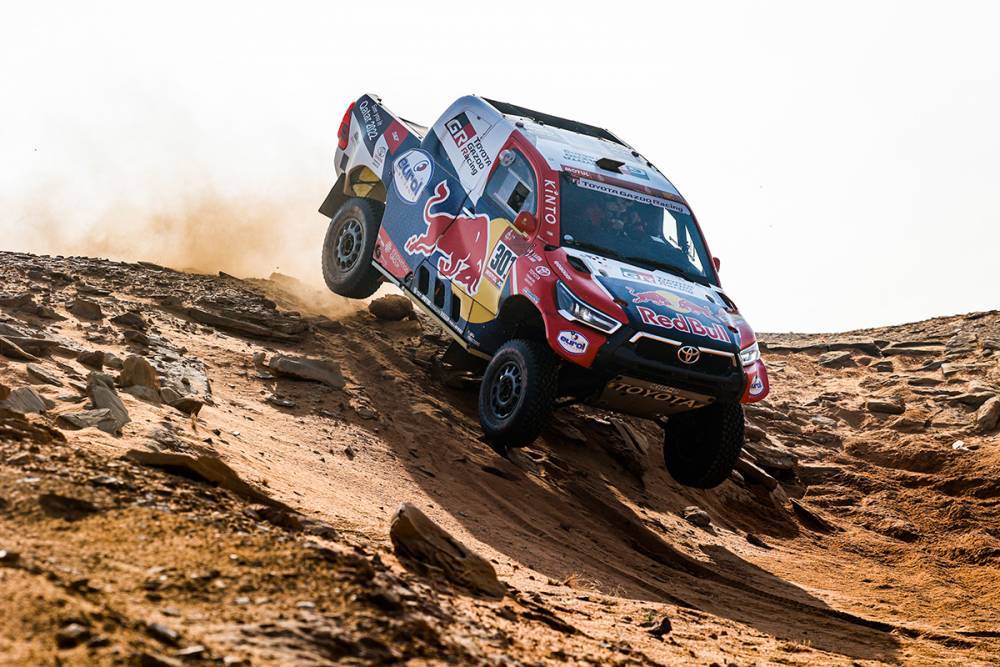 Al-Attiyah ganó la octava etapa y se le acerca a Peterhansel