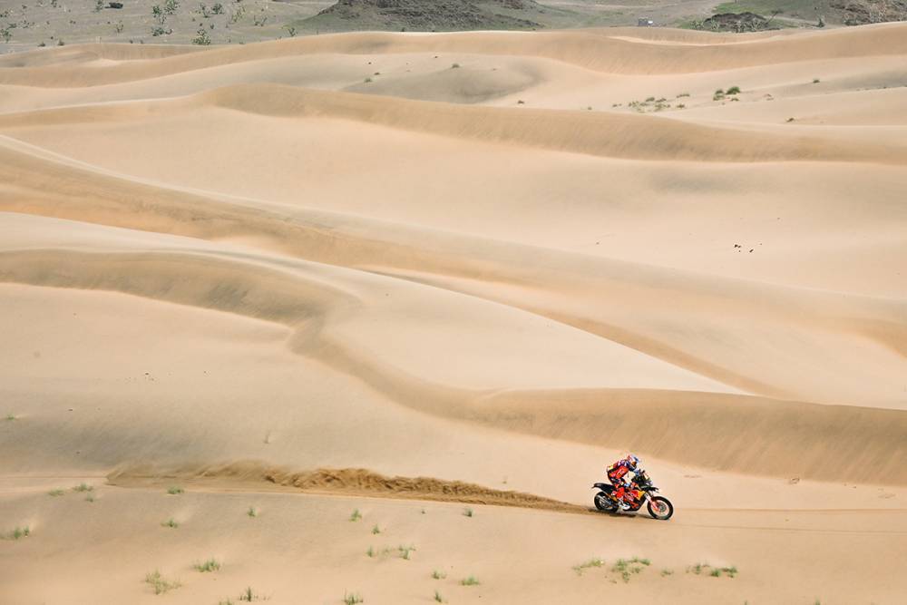 Sunderland ganó la etapa y le recortó a Kevin Benavides a falta de una etapa