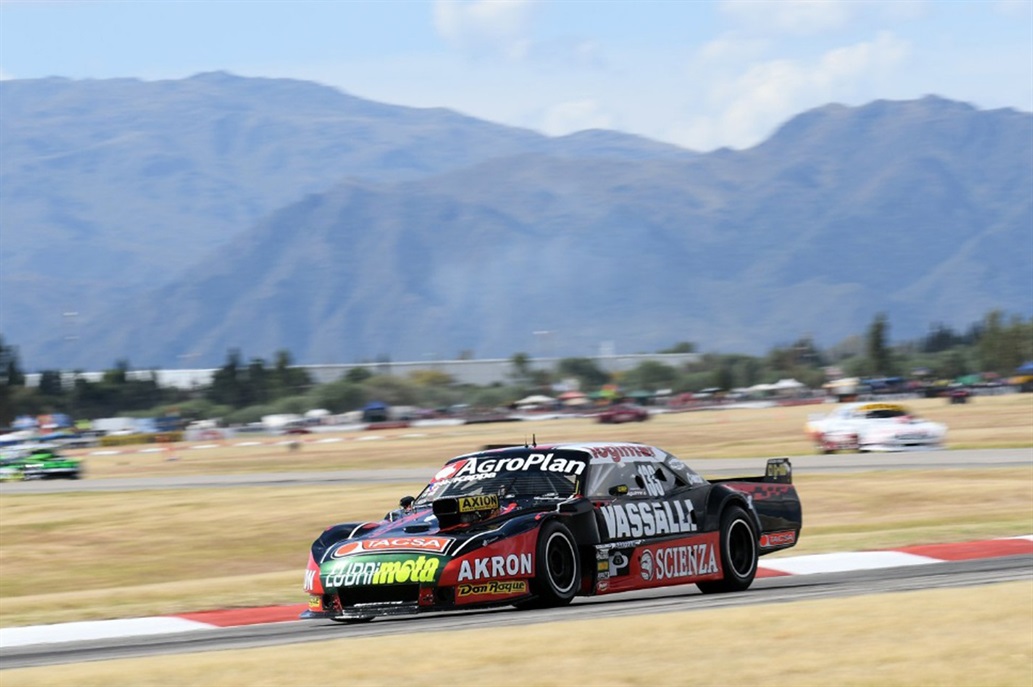 Aguirre hizo la pole nuevamente