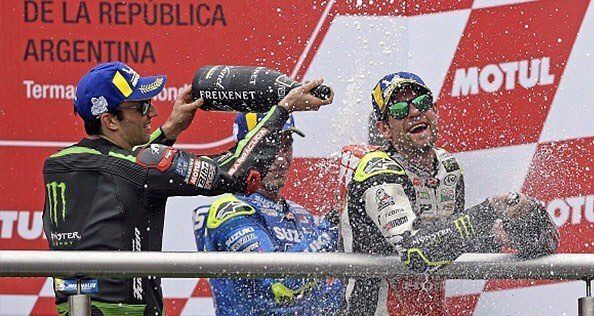 Cal Crutchlow se quedo con la victoria en una encendida carrera
