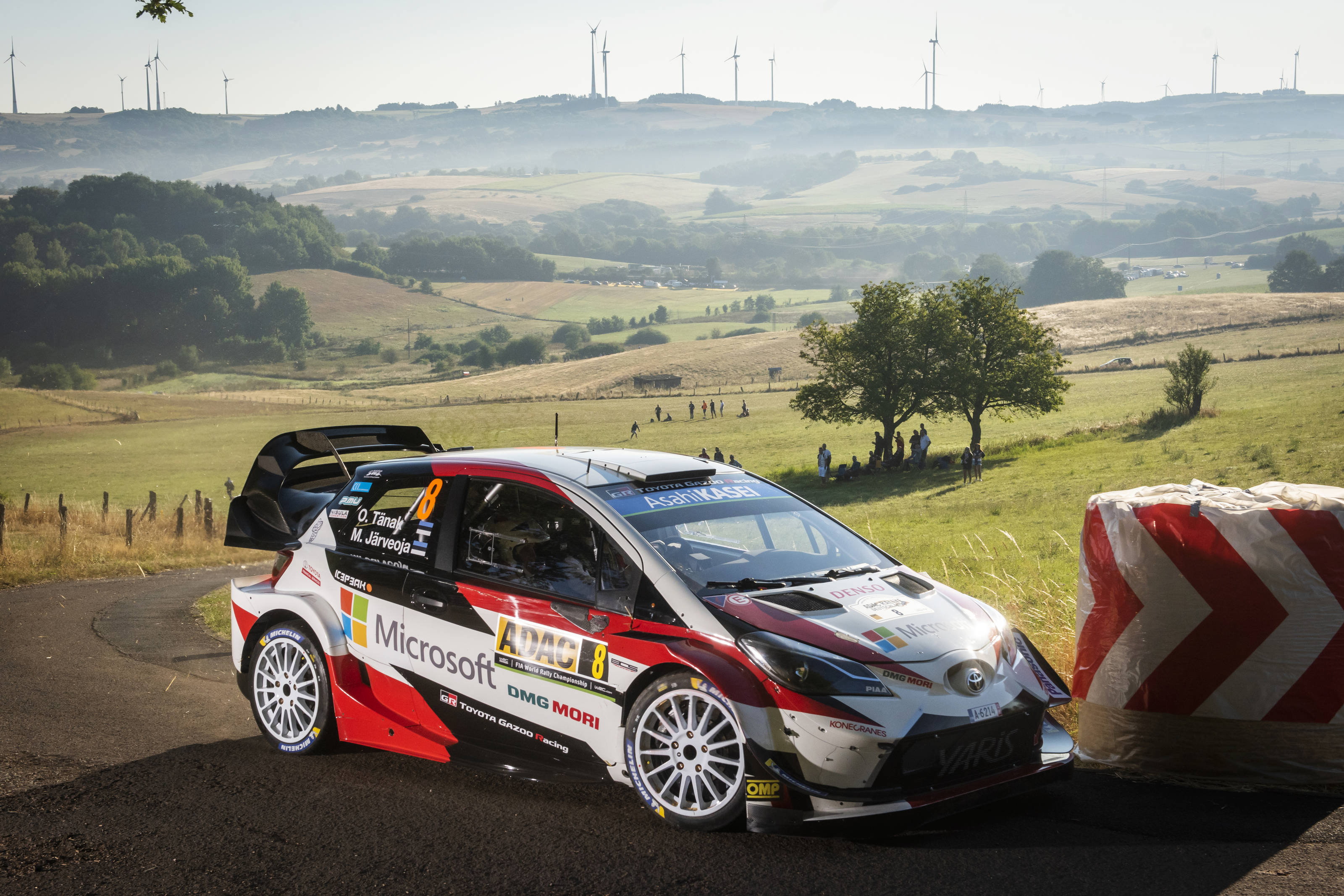 Tanak sigue al frente en Alemania después del viernes