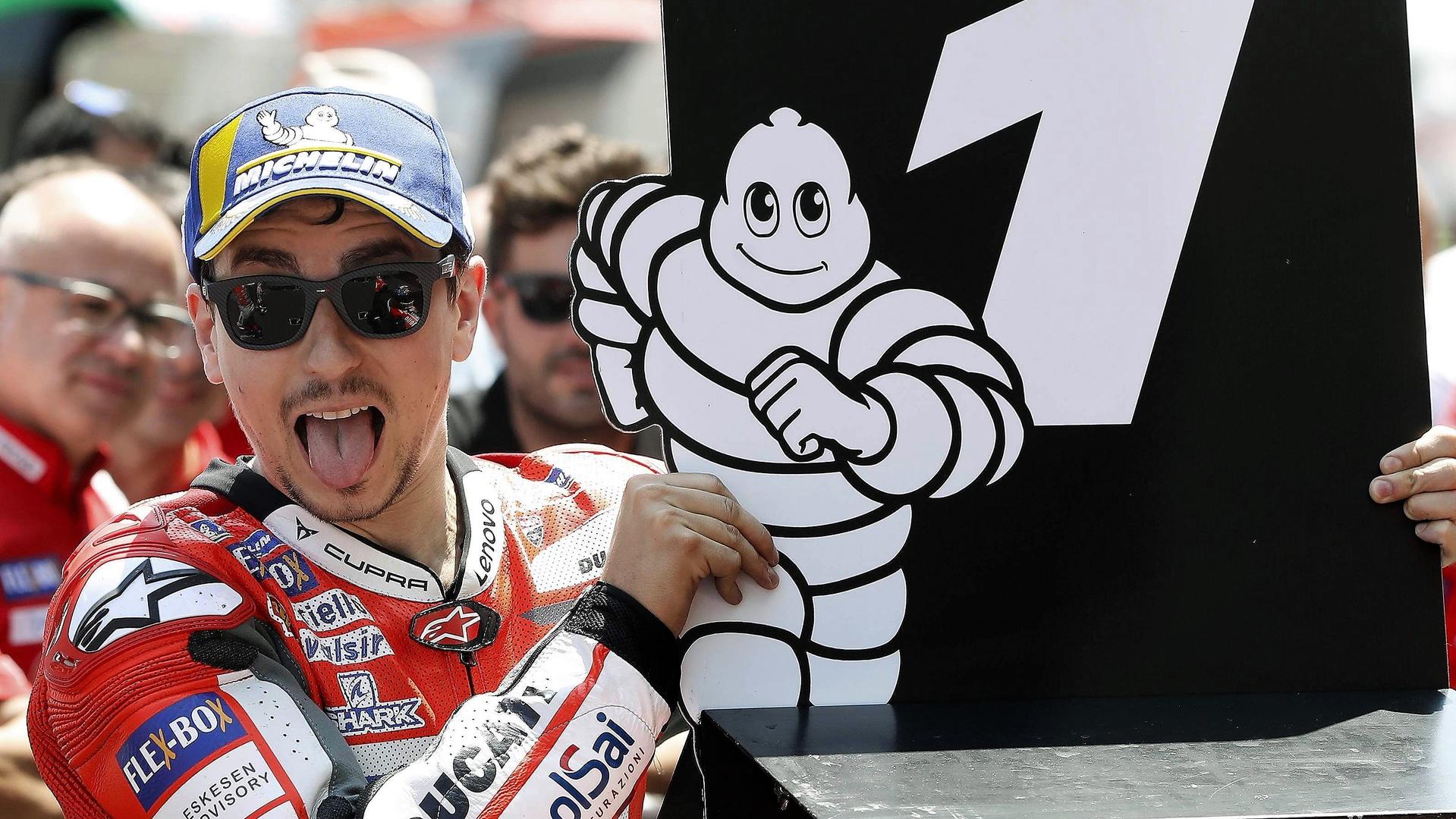 Pole y récord para Lorenzo en Misano