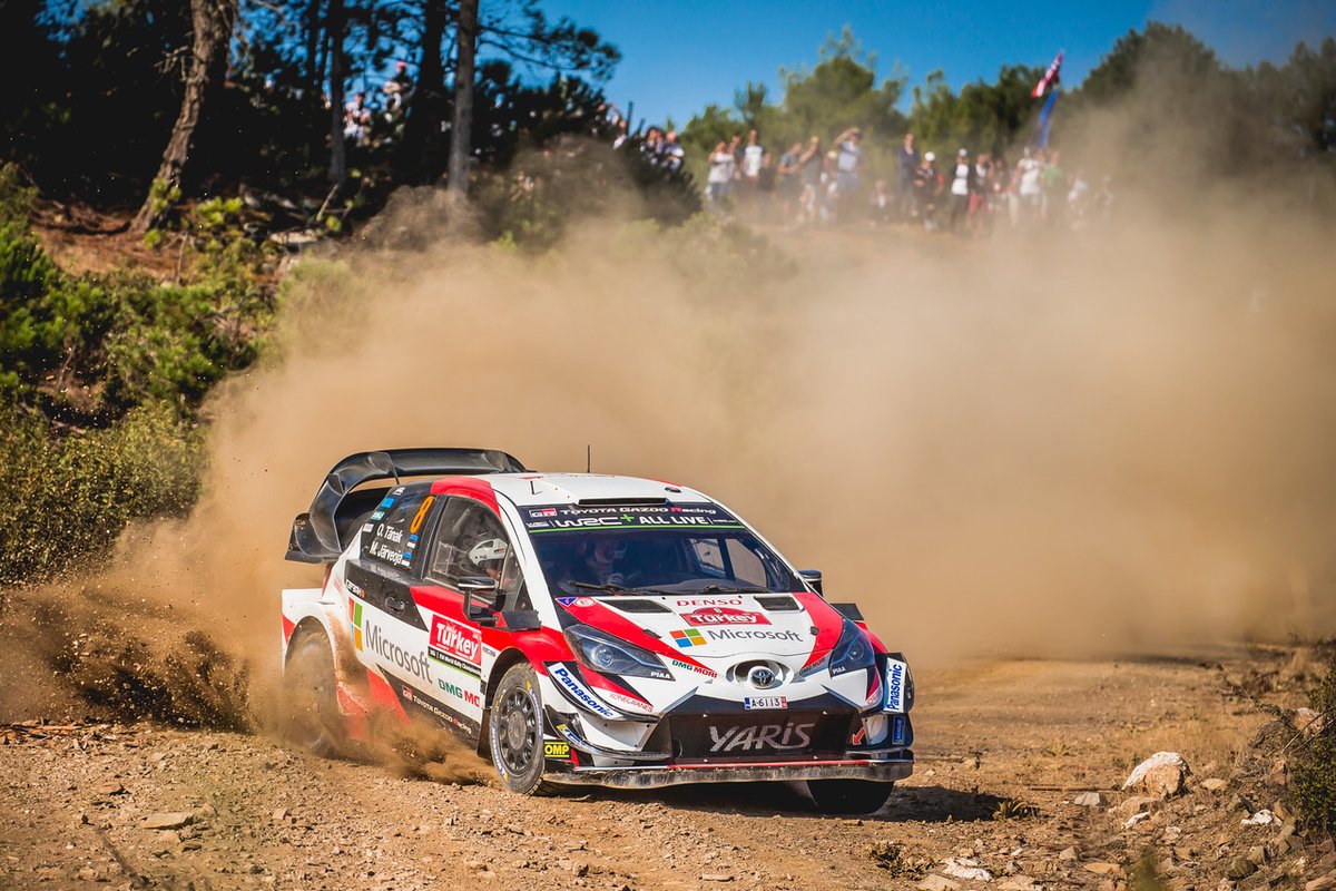Tanak consigue su tercera victoria consecutiva y se aprieta el campeonato