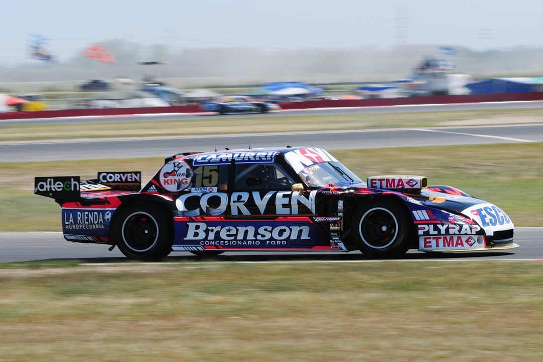 Rossi se adueñó de la última pole de la temporada