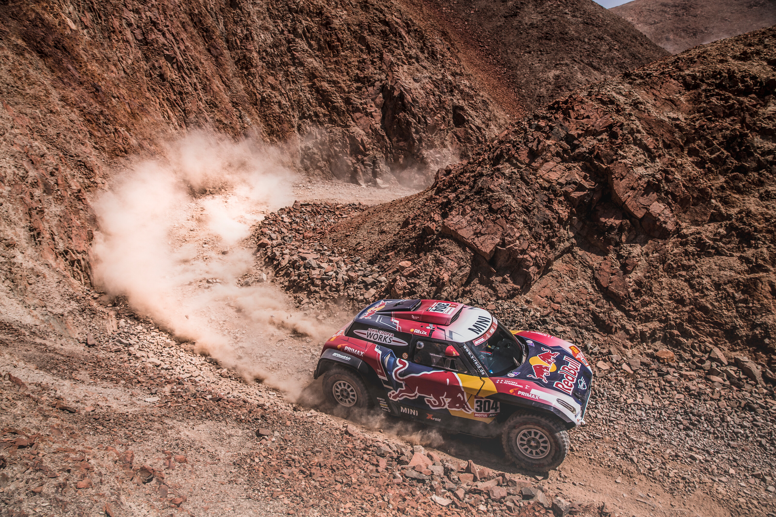 Peterhansel se lleva séptima etapa del Dakar, con Roma segundo y Sainz tercero