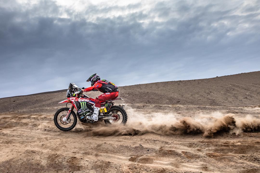 Ricky Brabec ganó la etapa y lidera la general