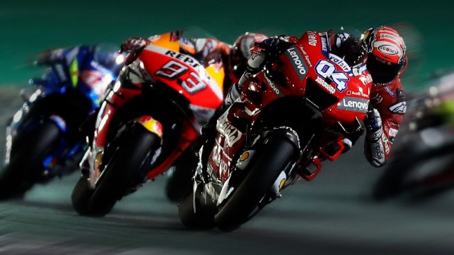 Andrea Dovizioso le ganó el duelo a Márquez en Qatar