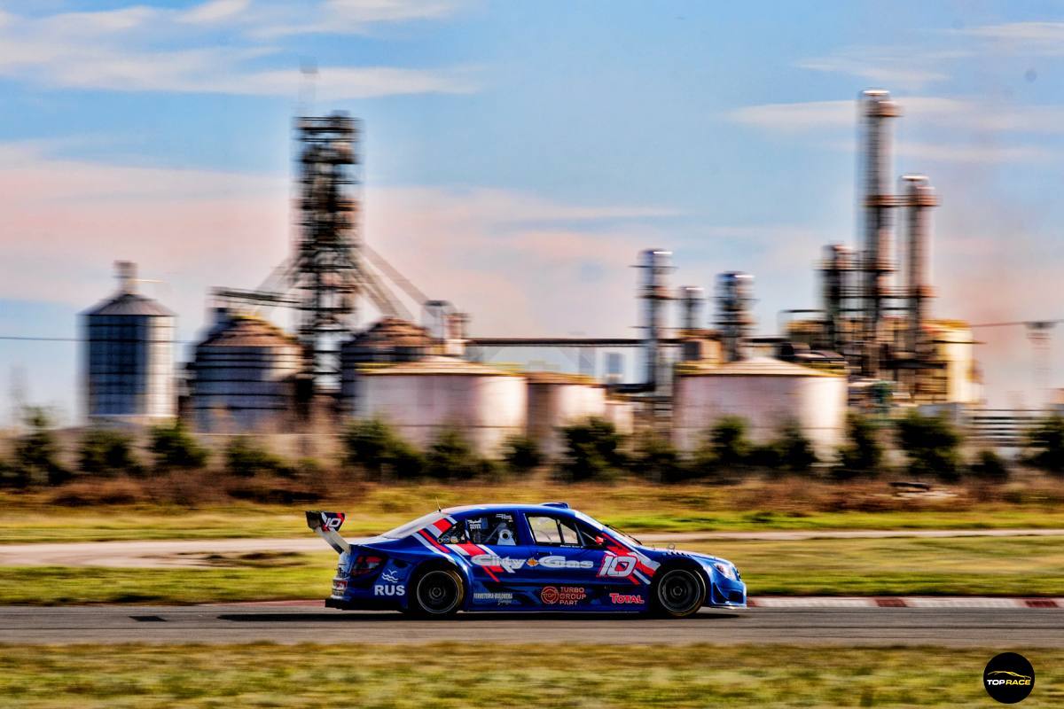 Diego Azar ganó por primera vez en el Top Race