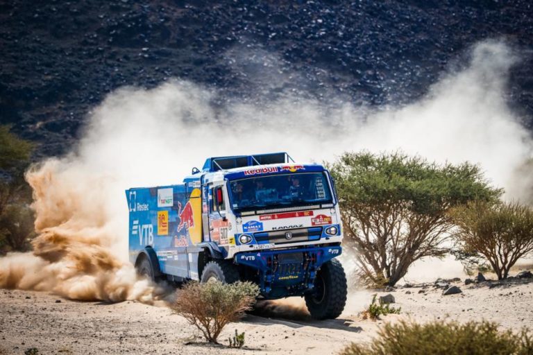 Sotnikov ganó la etapa y se escapa al frente de la general