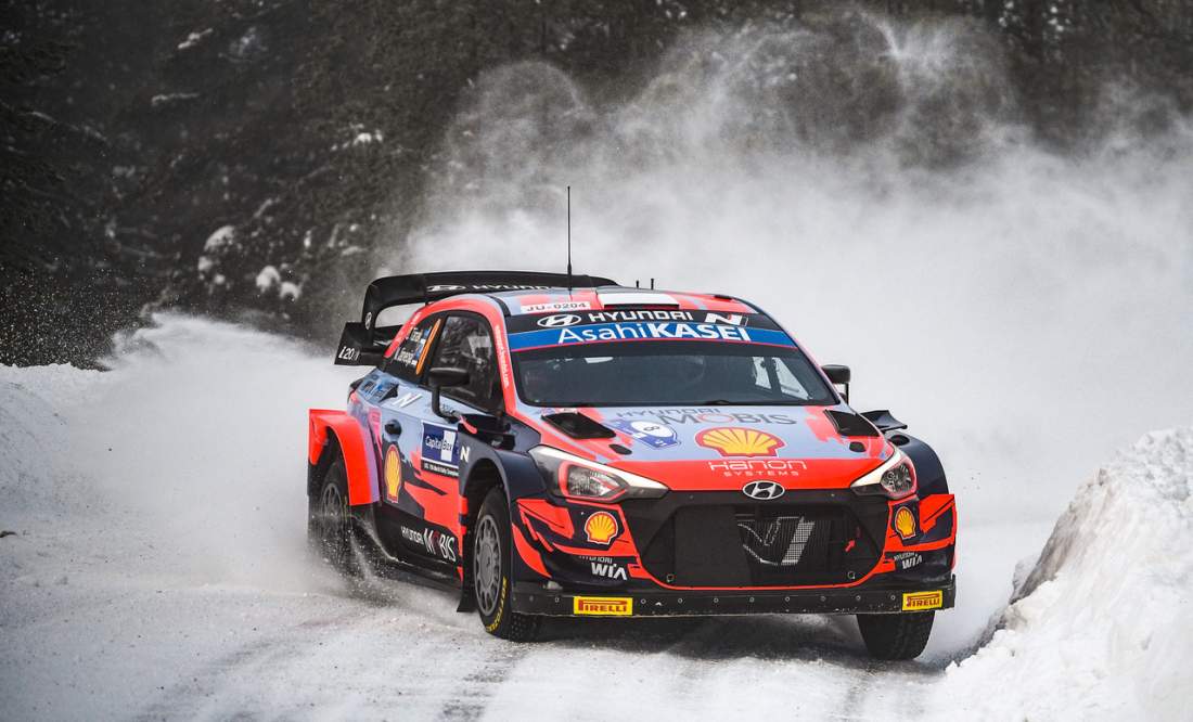 Tanak arrancó ganando en Finlandia