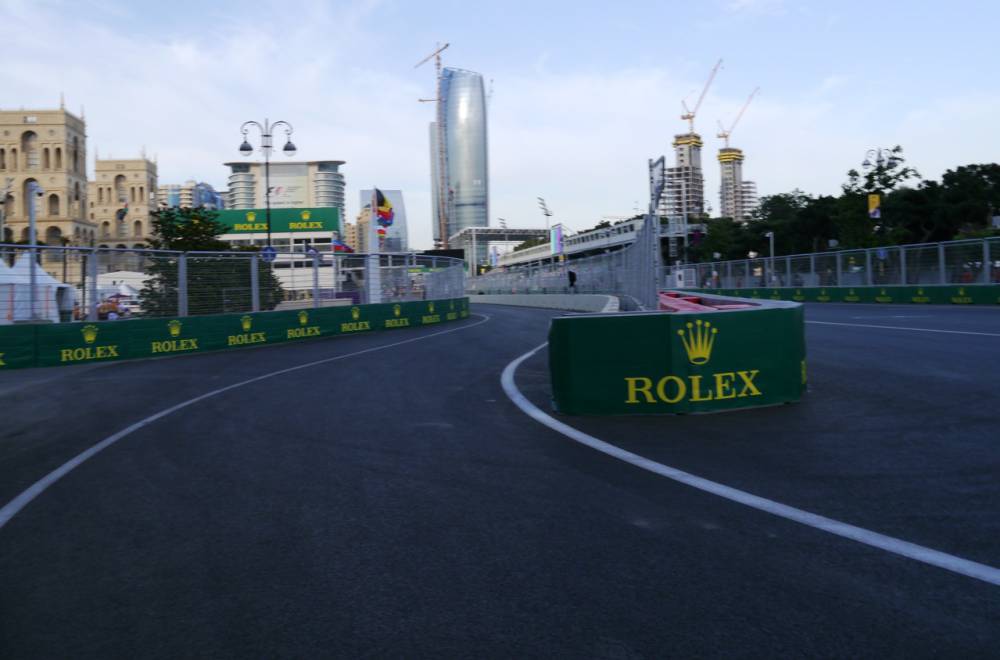 Bakú hará cambios a su peligrosa entrada del pitlane