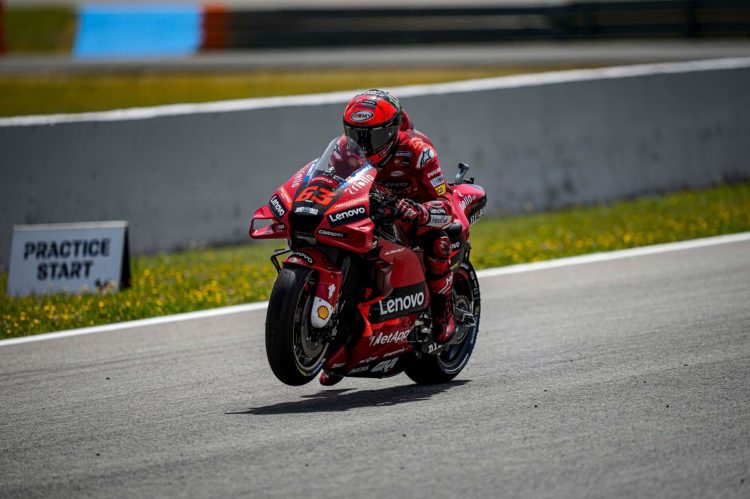 Bagnaia marca un nuevo récord y logra la pole en Jerez