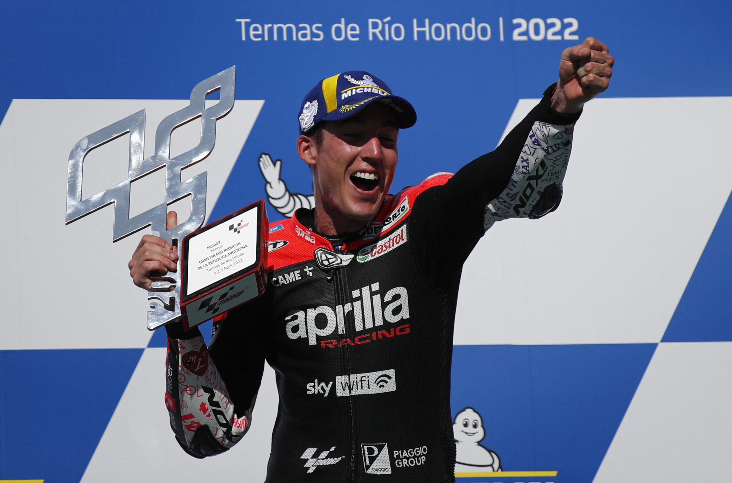 Aleix Espargaró y Aprilia ganan por primera vez en el GP de Argentina