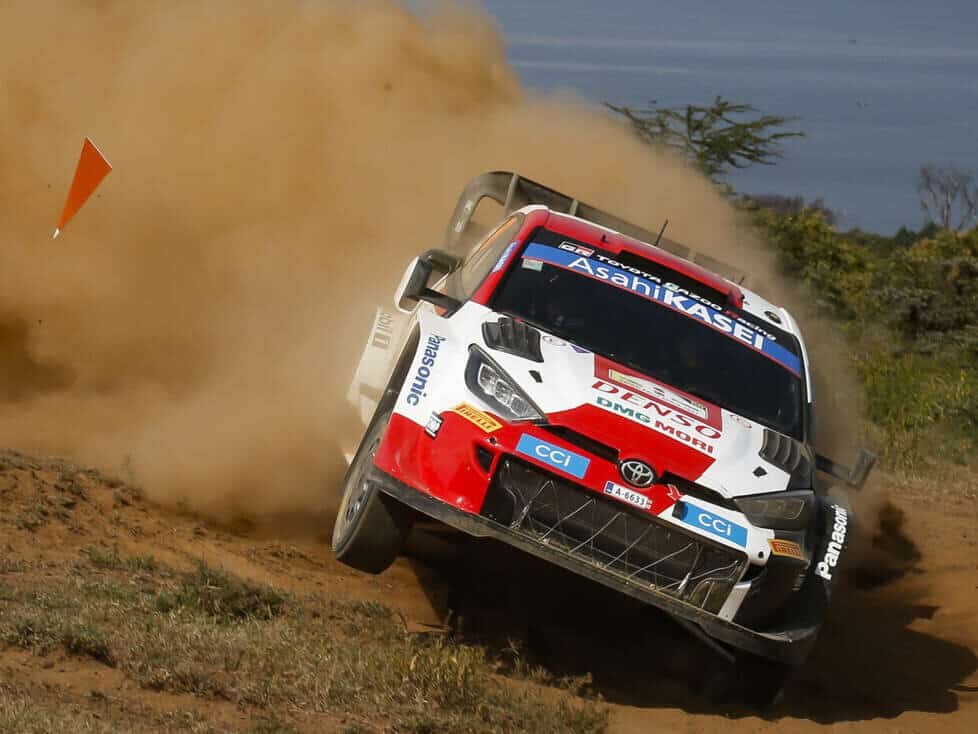 Rovanpera lidera en Kenia tras pinchazos de Ogier y Evans