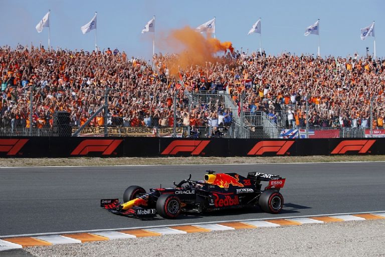 Verstappen gana la pole en Zandvoort