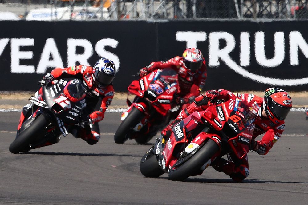 Bagnaia se lleva la victoria en Silverstone de forma inesperada