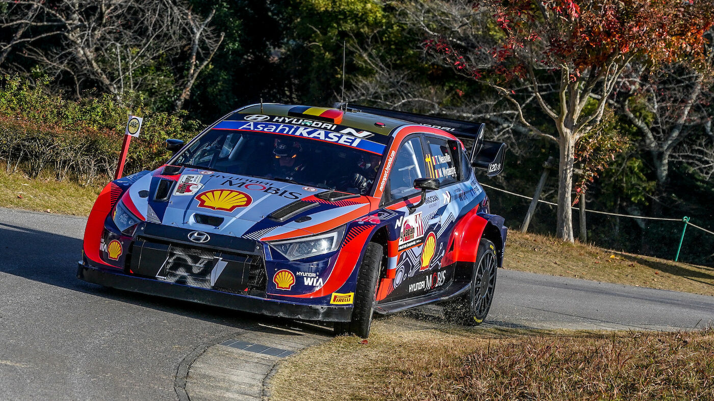 Neuville y Tanak estropean la fiesta de Toyota con un doblete de Hyundai