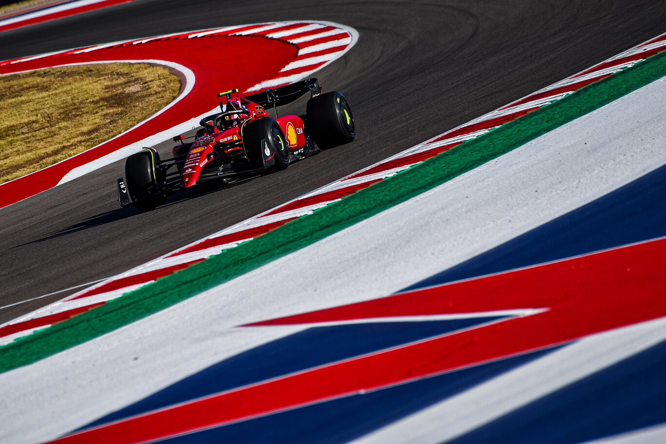 Sainz vence a Leclerc por la pole de la F1 en Austin