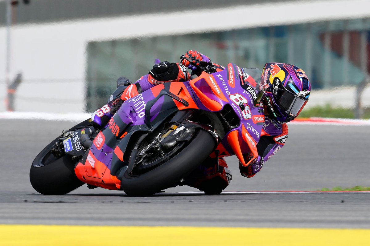 Martín triunfa en Portimão en una carrera caótica; Acosta consigue su primer podio en MotoGP