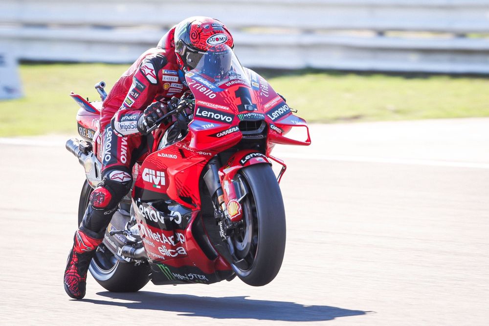 Bagnaia consigue la pole y marca récord en Emilia Romagna