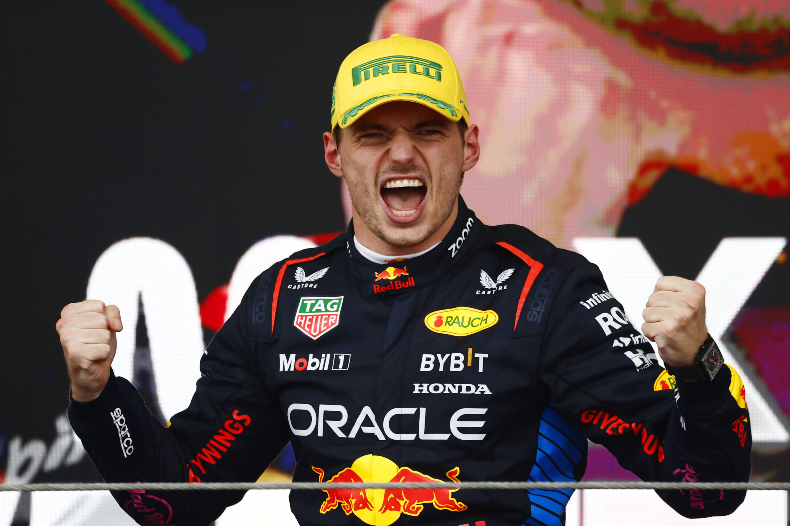 Verstappen regresa al triunfo en un caótico Gran Premio de Brasil