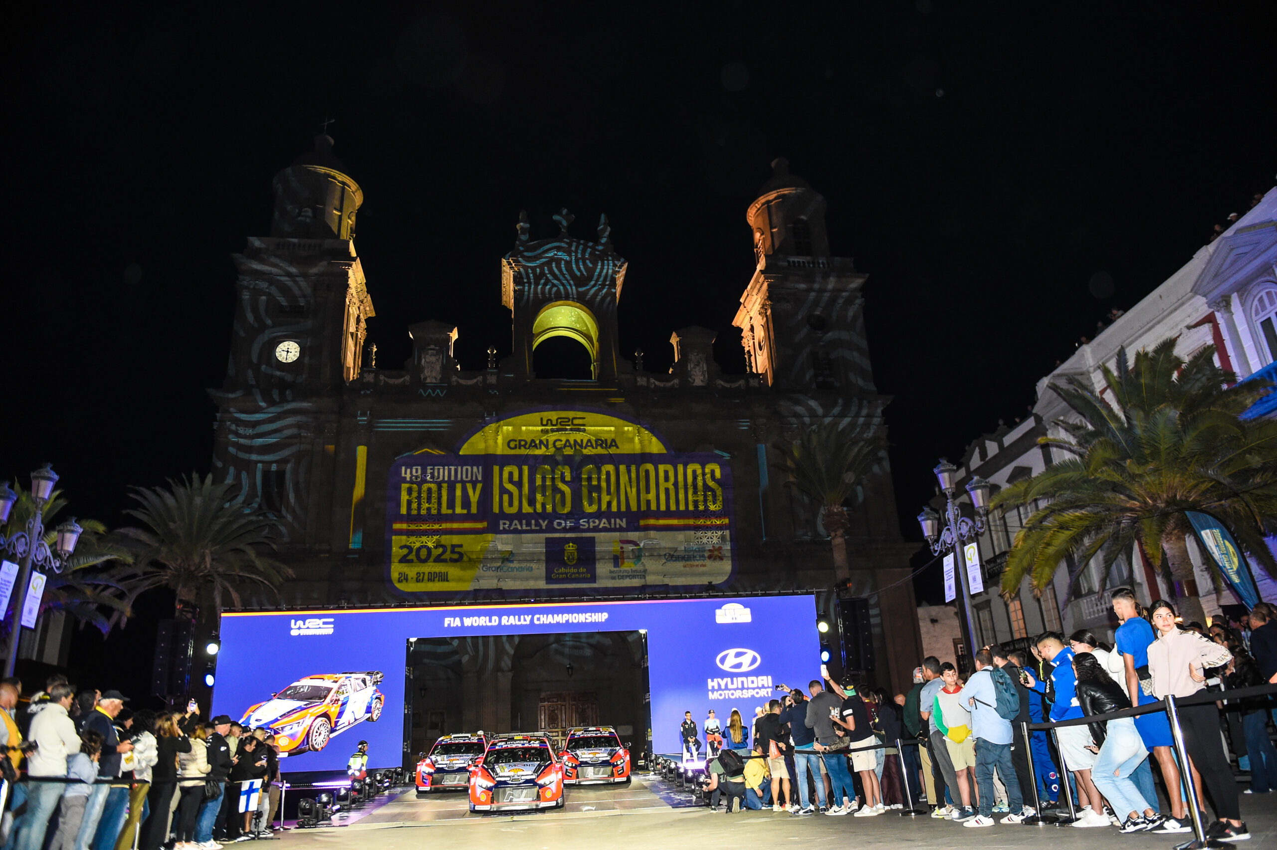 El Rally Islas Canarias debuta en el WRC con una salida ceremonial multitudinaria en la Plaza de Santa Ana