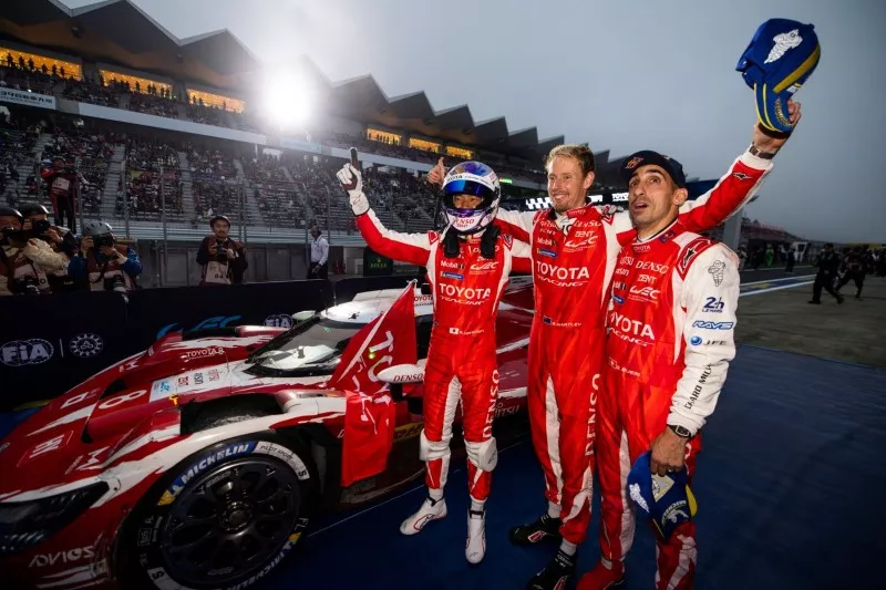 Toyota gana en Fuji con una estrategia magistral y el #8 toma el mando del Mundial de Resistencia Toyota gana en Fuji con una estrategia magistral y el #8 toma el mando del Mundial de Resistencia